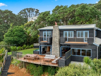 84 Domain Crescent, Waimauku