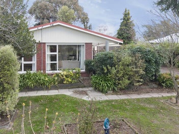 25 Leeston and Lake Road, Leeston, Leeston