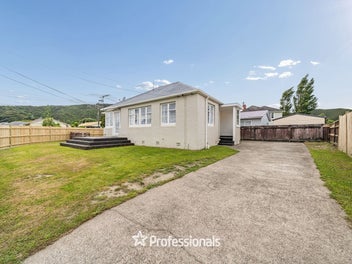 1/10 Hughes Crescent, Taita, Lower Hutt