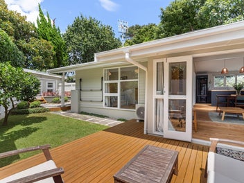 1/89B Te Kawa Road, Greenlane, Auckland