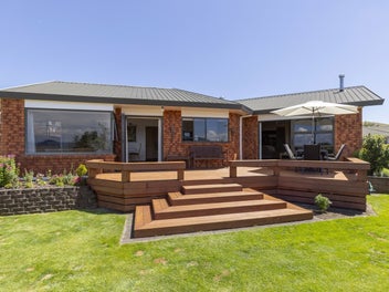 25 Kinder Street, Acacia Bay, Taupo