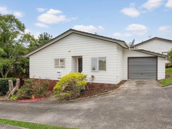 2/56 Hillside Road, Papatoetoe, Auckland