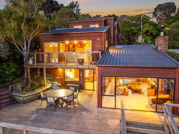 99 Motuhara Road, Plimmerton, Porirua