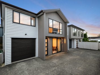4B Rosalind Road, Glenfield, Auckland