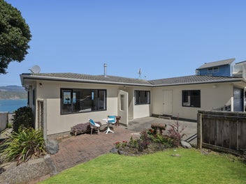 43 Bowes Crescent, Strathmore Park, Wellington