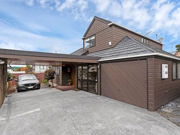 2/30 Eastridge Court, Northpark, Auckland