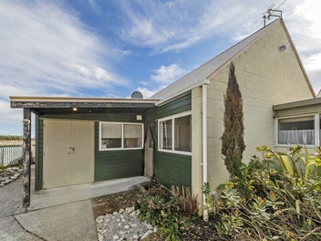 1/16 Spring Place, Leeston, Leeston