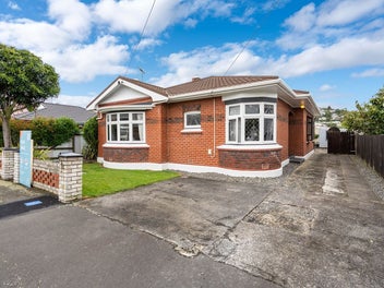 24 Loyalty Street, Forbury, Dunedin