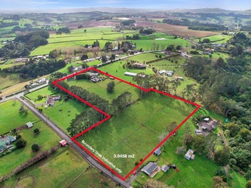 220 Logan Road, Buckland