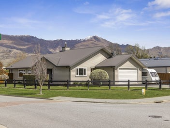 1 Moncrieff Place, Wanaka