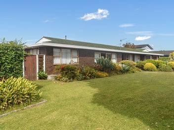 33 Lydbrook Place, Otumoetai, Tauranga