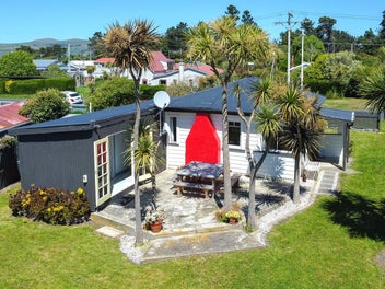 9 Muri Street, Aramoana, Port Chalmers