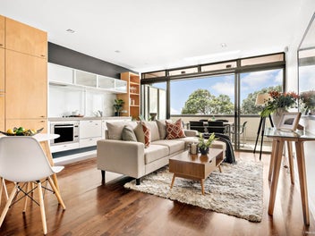 2/87 Clyde Road, Browns Bay, Auckland