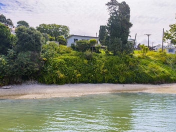 16 Fisher Street, Pahi, Paparoa