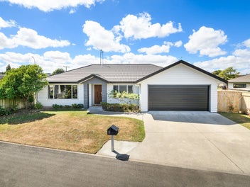 6 Angelina Way, Kelvin Grove, Palmerston North