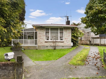 27 Lees Grove, Wainuiomata, Lower Hutt