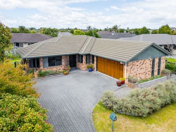 83 Wiltshire Drive, Huntington, Hamilton