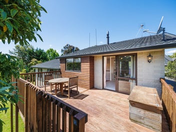 9 Hillgrove Place, Fitzherbert, Palmerston North