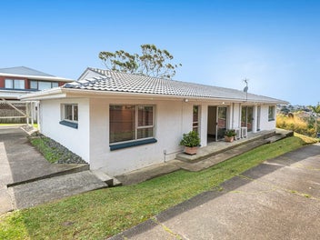 1/587 Glenfield Road, Totara Vale, Auckland