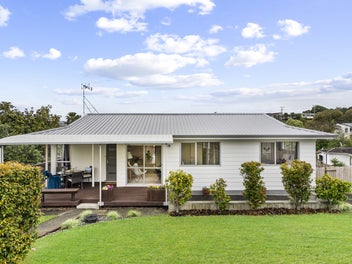 8 Babington Place, Torbay, Auckland