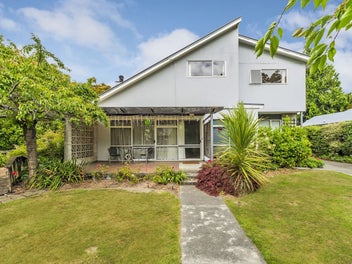 80 High Street, Southbridge, Southbridge