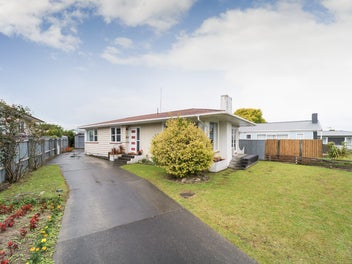 35 Karamea Crescent, Kelvin Grove, Palmerston North