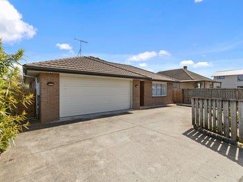 50 Pine Avenue, Bader, Hamilton