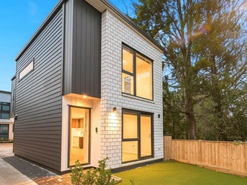 26B Crompton Road, Massey, Auckland