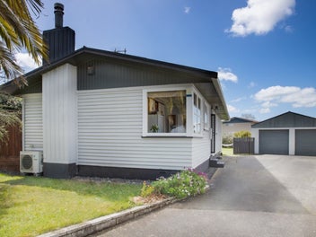 36 Deanwell Avenue, Deanwell, Hamilton