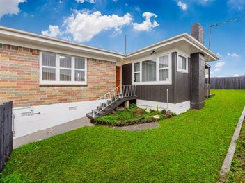 2/28 McKean Avenue, Manurewa, Auckland
