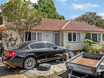 87 Smythe Road, Henderson, Auckland