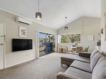 1/7 Newstead Avenue, Browns Bay, Auckland