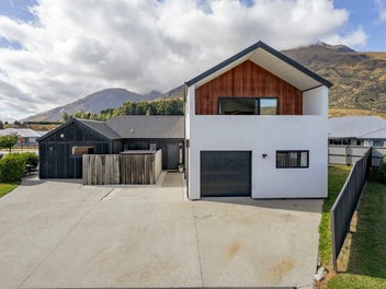 13 Peppercorn Terrace, Lower Shotover, QUEENSTOWN