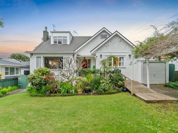 8 Vinter Terrace, Mount Albert, Auckland