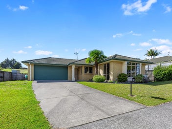 74 Sterling Gate Drive, Bethlehem, Tauranga