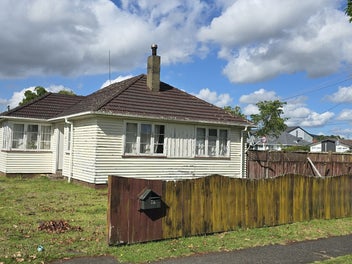 107 Point England Road, Point England, Auckland