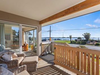 2/8 McCormacks Bay Road, Mount Pleasant, Christchurch