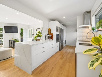 7A Lancelot Place, Glenfield, Auckland