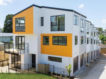 5/11 Kayle Glen, West Harbour, Auckland
