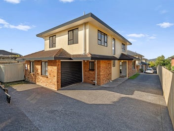 2/284 Richardson Road, New Windsor, Auckland