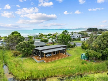 6 Rhona Place, Māhia