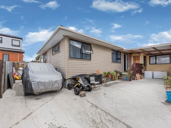 6 Caserta Place, Clover Park, Auckland