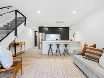 1/200 Main North Road, Redwood, Christchurch