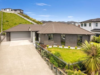 117 Queen Charlotte Drive, Aotea, Porirua