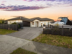 16 Aporo Drive, Kumeu