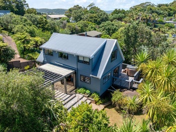 45 Kennedy Road, Surfdale, Waiheke Island