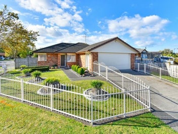 79 Riverton Drive, Randwick Park, Auckland