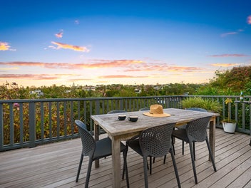 40 Peter Terrace, Castor Bay, Auckland