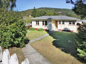 84 Coast Road, Wainuiomata, Lower Hutt