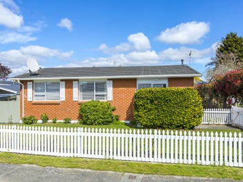1/9 Denver Grove, Totara Park, Upper Hutt